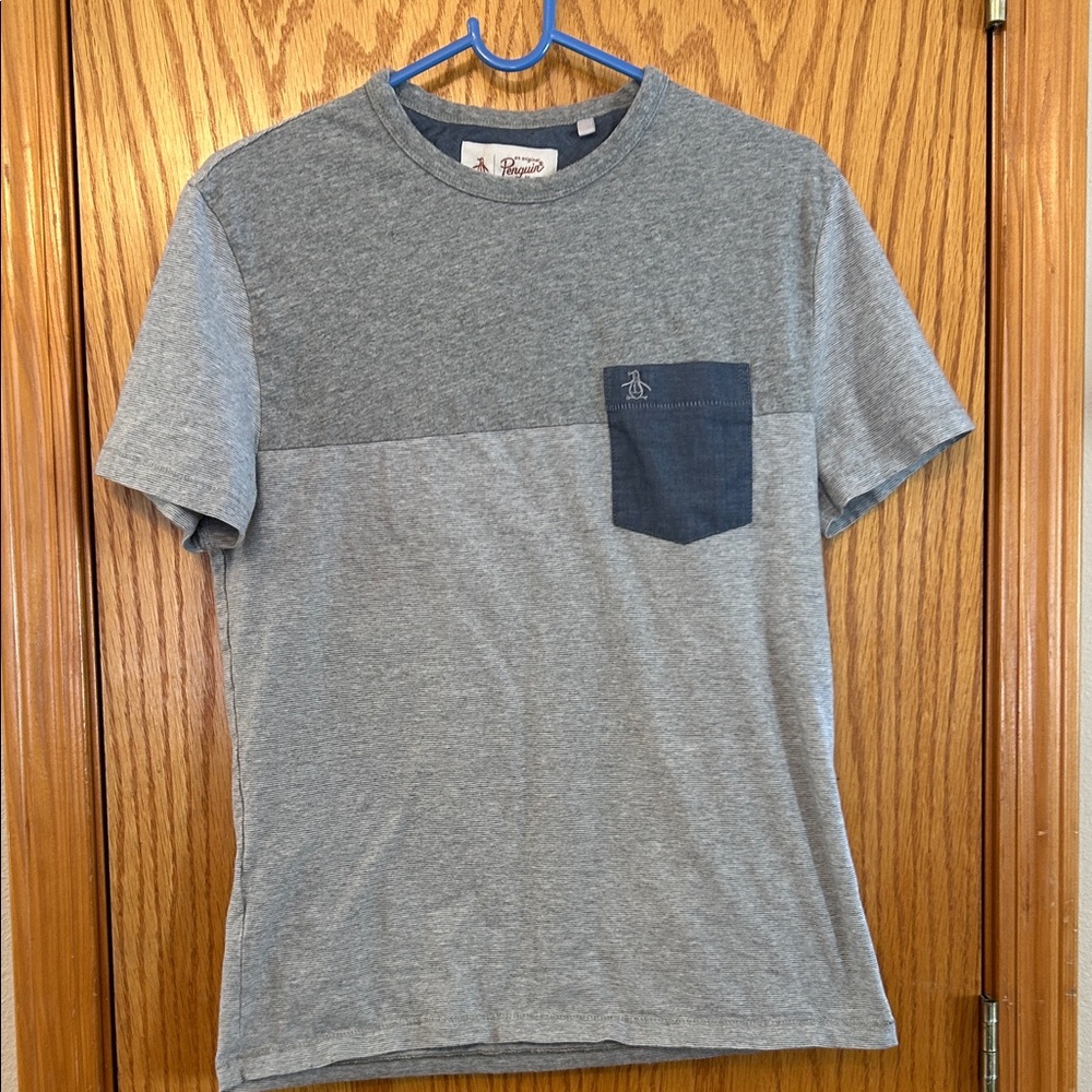 Original Penguin Two-Tone Crew Neck Tee in Gray with Blue Pocket Sz M